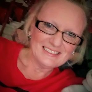 Meet your Posher, Hayley